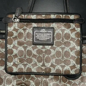 Coach F33504 Signature Taxi Zip Top Tote thumbnail 8