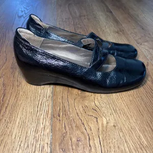 Josef Seibel Black Patent Leather Crisscross Mary Jane Wedge Shoes US 7.5 /EU 38 thumbnail 3