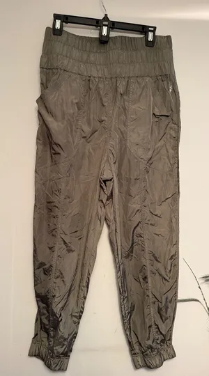 FP Movement‎ Women's Jogger Pants Olive Green Smocked Waist Lightweight size L thumbnail 1