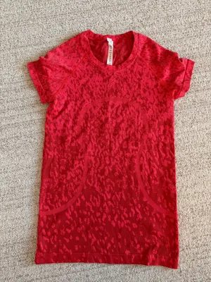 Lululemon Swiftly Tech Short Sleeve Red thumbnail 1