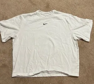 Nike Oversized Crop thumbnail 1