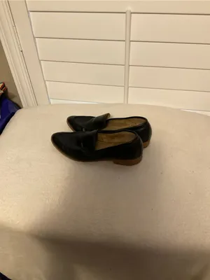 Classic Black Leather Women's Slip-On Loafers thumbnail 4