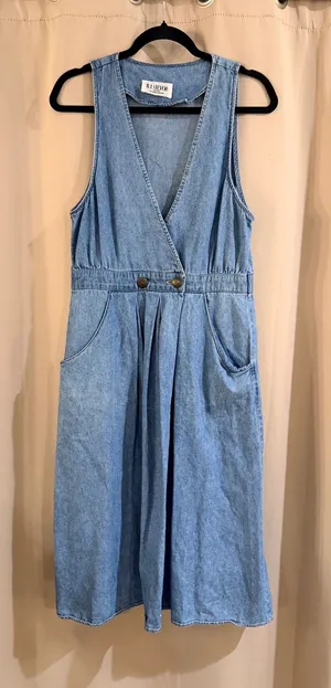R.J. Stevens Petites Light Blue Denim V-Neck Dress thumbnail 1