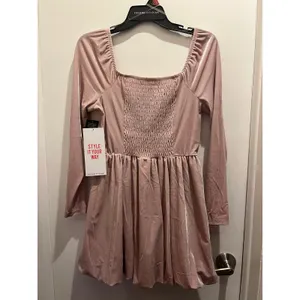 NWT Celebrity Pink Long Sleeve Velvet Bubble Hem Mini Dress thumbnail 2
