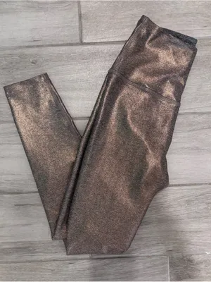 Beyond Yoga Dusted High Waisted Midi legging in Rose Gold size Small thumbnail 7