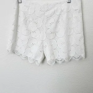 [Trina Turk] Cece White Lace Eyelet Scalloped Hem Mid Rise Shorts Bridal Size 4 thumbnail 8