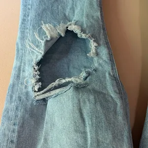 American Eagle Outfitters Light Blue Distressed Boyfriend Jeans thumbnail 5