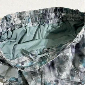 Lululemon Hotty Hot Low Rise Short 2.5" Kaleidofloral Multi / Blue Cast W7ATHR thumbnail 6