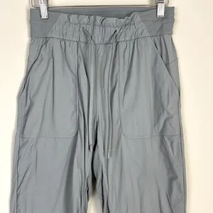 Lululemon Beyond the Studio Crop Joggers Pants Size 4 thumbnail 3