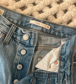 Levi's Frayed Jeans thumbnail 3