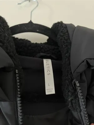 Fabletics Womens Black Hooded Puffer Jacket Large Winter Coat Athleisure Travel thumbnail 5