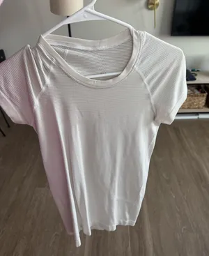 Lululemon Swiftly Tech Short Sleeve thumbnail 1