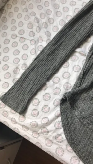 Hollister Gray Off Shoulder Long Sleeve Top thumbnail 5