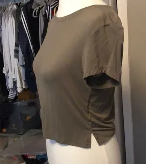 Super Cute American Eagle Short Sleeve Crop Top thumbnail 3