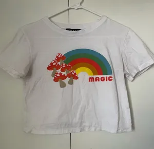 Motel Rocks magic mushrooms crop tee thumbnail 1