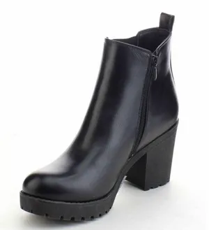 Refresh Black Chunky Lug Sole Slip On Bootie thumbnail 6