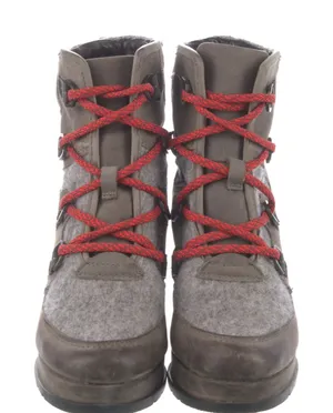 Sorel woman’s boots  thumbnail 2