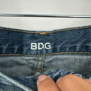 BDG Urban Outfitters Women’s Mid Rise Breezy‎ Shorts Cut Off Jean Denim Size 25 thumbnail 4