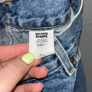 Vintage Levi's Jeans 550 Relaxed FIt Tapered Leg High Rise Mom Jeans 30" waist thumbnail 10