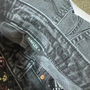 American Eagle Women's Jeans Size 26x28 dark wash black denim straight leg thumbnail 5