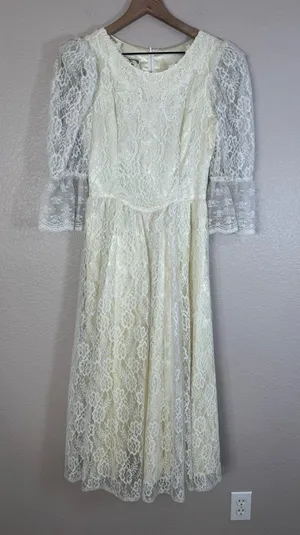Gunne Sax by Jessica McClintock Vintage 1970’s Ivory Lace Wedding Dress size 7 thumbnail 1