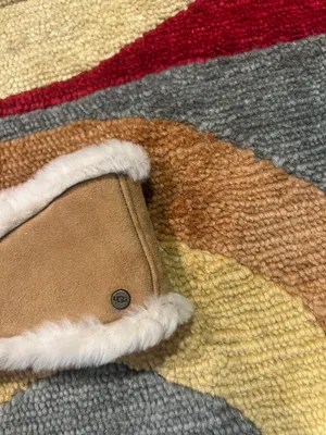 UGG Like-New Australia Women’s Suede Reversible Shearling Headband Chestnut S/M thumbnail 2