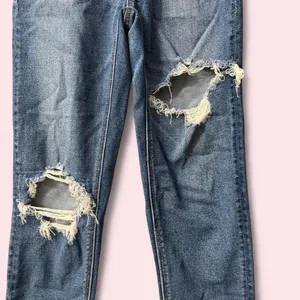 Women’s American Eagle Mom Straight Jeans Distressed 000 Regular Cool Torn Blue thumbnail 4