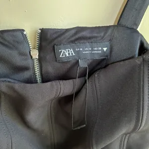 NWOT Zara black corset top ribbing square neckline women's M full zip dark thumbnail 3