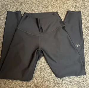 Alo Leggings thumbnail 1