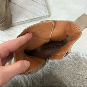 Lucky Brand Elyton Tan Suede Chunky Lug Sole Boots Size 9 thumbnail 13