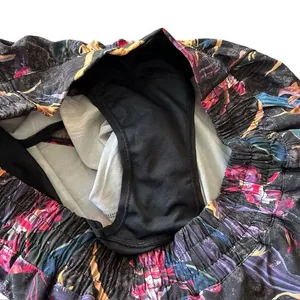 Lululemon Women’s 12 Hotty Hot Low-Rise Lined Shorts 4” Black‎ Veiled Floral New thumbnail 7