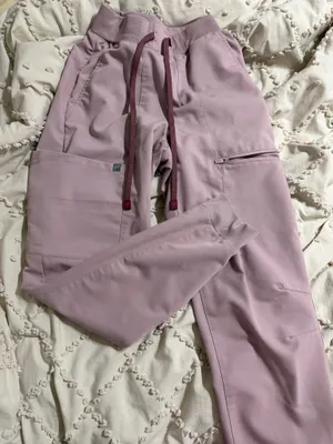 Fabletics Scrub Set thumbnail 3