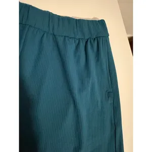 $28 New Crz Yoga Ribbed Sweat Shorts - Small - Green thumbnail 3
