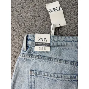NWT Zara High Rise Straight Long Length Jeans Light Wash Acid Denim Size 12 EUR thumbnail 10