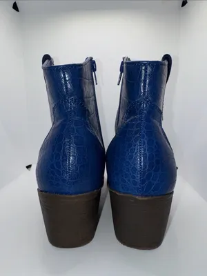 True Craft Winnie Western Ankle Boots Blue Croc Print Women’s 8 Boho thumbnail 6