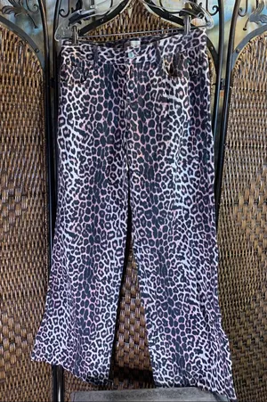 PACSun Leopard Print Casey Low Rise Baggy Jeans Size 26 thumbnail 1