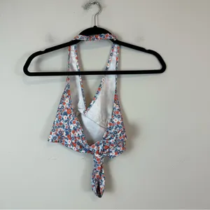 Altar'd State | Colorful Ditsy Floral Tie Back Cropped Halter Top Size XS thumbnail 2