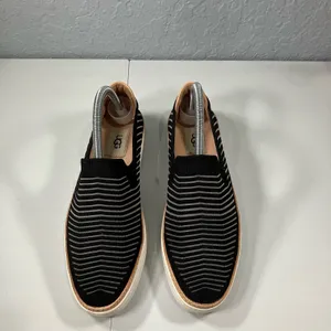 UGG Women's Sammy Slip On Shoes Black Knit Fabric Flat Sneakers Size 9.5 thumbnail 2