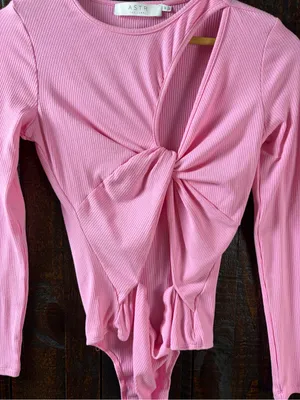 ASTR Long Sleeve Pink Twist Front Cutout Bodysuit thumbnail 4