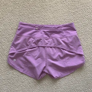 LULULEMON Speed Up Medium Rise Shorts 4” Size 4 Jubilee Purple EUC thumbnail 9