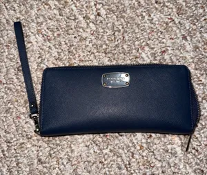 Michael Kors Larger Wallet Navy Blue thumbnail 1
