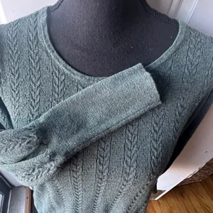 Adrianna Papell Green Cable Knit Pullover Sweater – Size L thumbnail 3