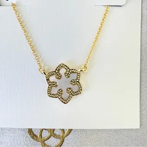 Kendra Scott Snowflake Gold Short Pendant Necklace thumbnail 4