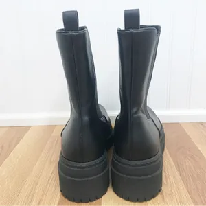 GOOD AMERICAN Black Leather Platform Chelsea Boot Bootie Midi Lug Sole‎ Size 8 thumbnail 6