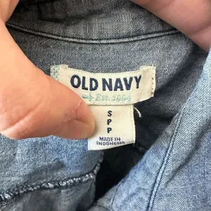 Old Navy m basics minimalist S chambray button down shirt thumbnail 3