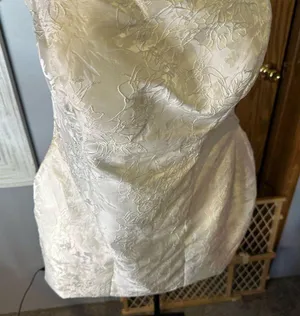 Elegant Floral Embossed Dress thumbnail 1
