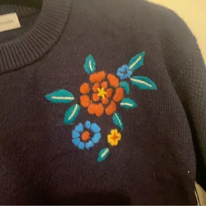 Lost + Wander Sweet Bouquet Pullover Sweater Navy Floral Size Small NWT thumbnail 3
