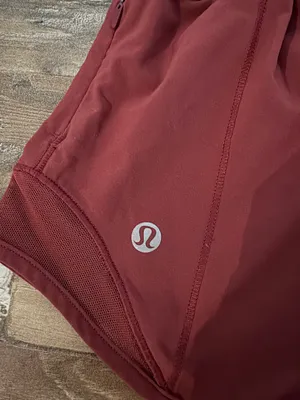 Lululemon Hotty Hot Low Rise 2.5" thumbnail 3