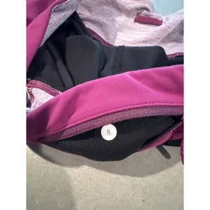 Lululemon Black‎ Crop Leggings Size 8 Yoga Workout Athletic Pants thumbnail 5