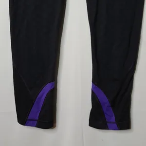 Lululemon black legging capri slip on workout sz 8 thumbnail 2